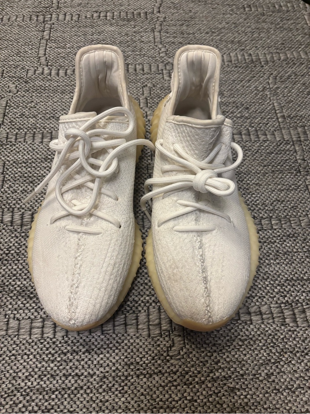 Men's White Knit Lifestyle Sneakers